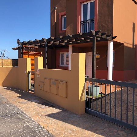 Villa Marie Agradable Y Tranquila Maison Con Piscina Corralejo Luaran gambar